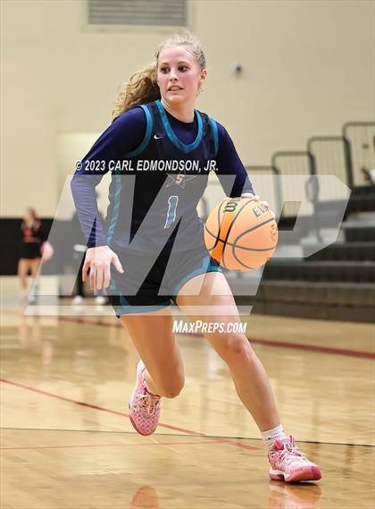 Thumbnail 1 in Siegel @ Ravenwood photogallery.