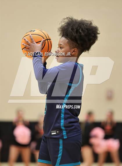 Thumbnail 2 in Siegel @ Ravenwood photogallery.