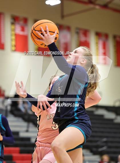 Thumbnail 1 in Siegel @ Ravenwood photogallery.