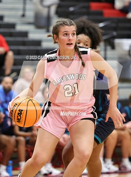 Thumbnail 1 in Siegel @ Ravenwood photogallery.