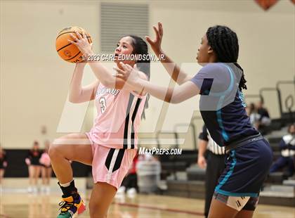 Thumbnail 3 in Siegel @ Ravenwood photogallery.