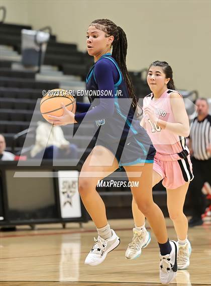 Thumbnail 3 in Siegel @ Ravenwood photogallery.