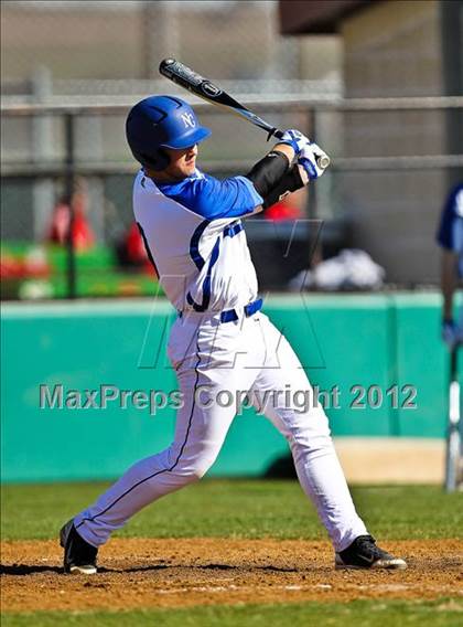 Thumbnail 2 in North Crowley vs. South Grand Prairie (Jerry Durant Varsity Classic) photogallery.