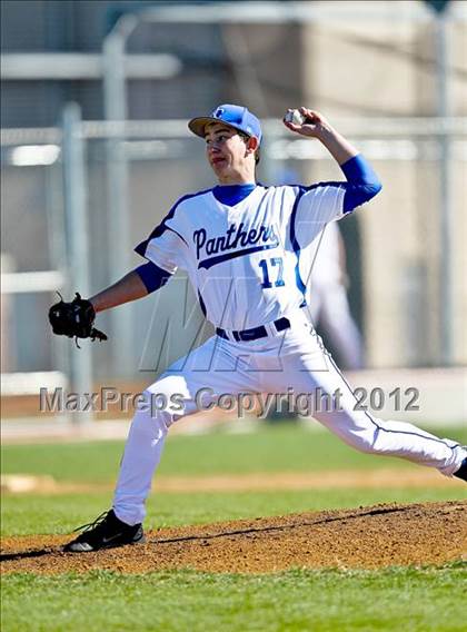 Thumbnail 2 in North Crowley vs. South Grand Prairie (Jerry Durant Varsity Classic) photogallery.