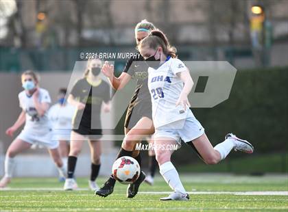 Thumbnail 3 in Aloha @ Jesuit photogallery.