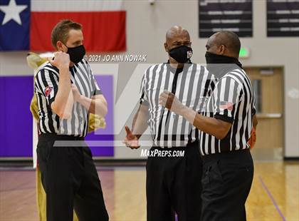 Thumbnail 3 in Cypress Woods vs. The Woodlands (UIL 6A Area Playoff) photogallery.