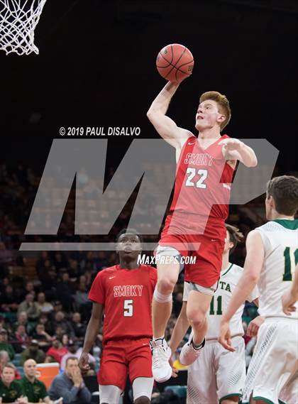 Thumbnail 2 in Mountain Vista vs. Smoky Hill (CHSAA 5A Great 8) photogallery.
