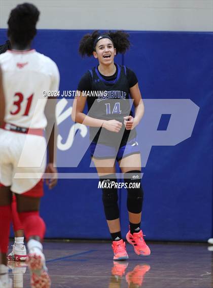Thumbnail 2 in McGehee vs. Jessieville (AAA 3A-4 Regional Round 1) photogallery.