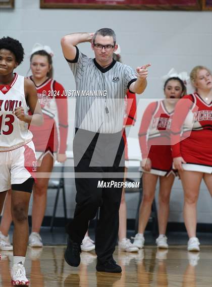 Thumbnail 2 in McGehee vs. Jessieville (AAA 3A-4 Regional Round 1) photogallery.