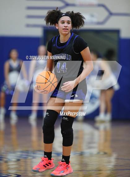 Thumbnail 3 in McGehee vs. Jessieville (AAA 3A-4 Regional Round 1) photogallery.