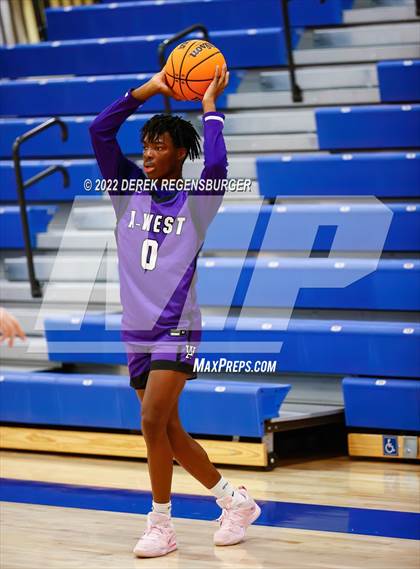 Thumbnail 3 in Discovery Canyon vs Arvada West (Boulder Valley Invitational) photogallery.