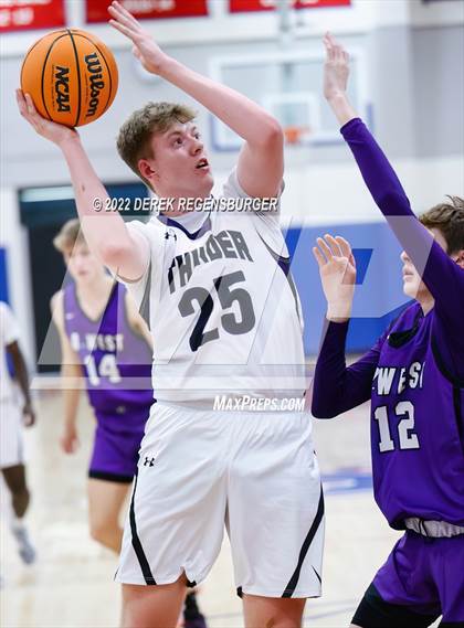 Thumbnail 3 in Discovery Canyon vs Arvada West (Boulder Valley Invitational) photogallery.