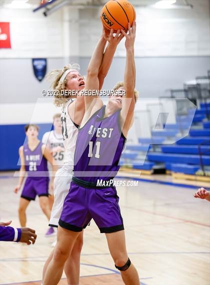 Thumbnail 2 in Discovery Canyon vs Arvada West (Boulder Valley Invitational) photogallery.