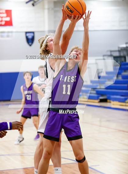Thumbnail 1 in Discovery Canyon vs Arvada West (Boulder Valley Invitational) photogallery.