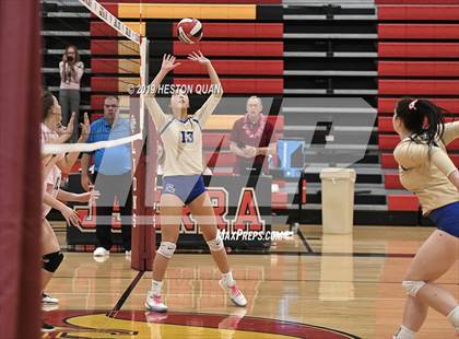 Thumbnail 2 in Santa Margarita Catholic @ JSerra photogallery.
