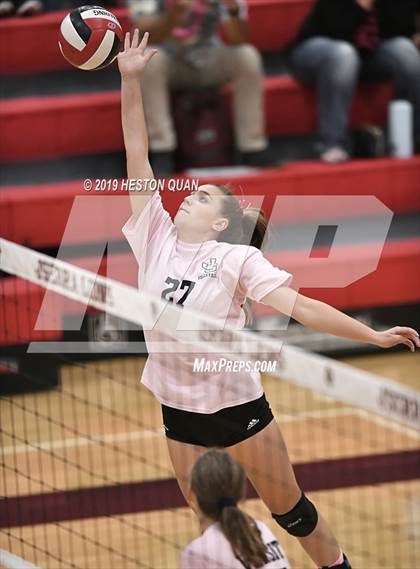 Thumbnail 3 in Santa Margarita Catholic @ JSerra photogallery.