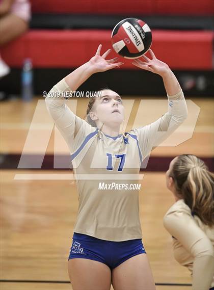 Thumbnail 2 in Santa Margarita Catholic @ JSerra photogallery.