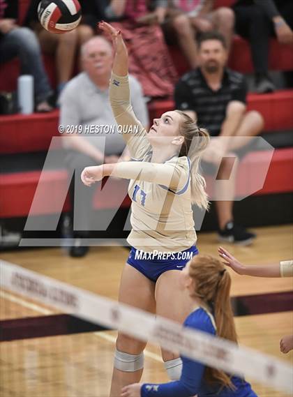 Thumbnail 3 in Santa Margarita Catholic @ JSerra photogallery.