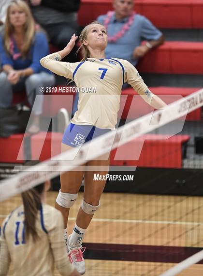 Thumbnail 2 in Santa Margarita Catholic @ JSerra photogallery.