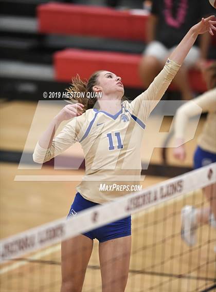 Thumbnail 2 in Santa Margarita Catholic @ JSerra photogallery.