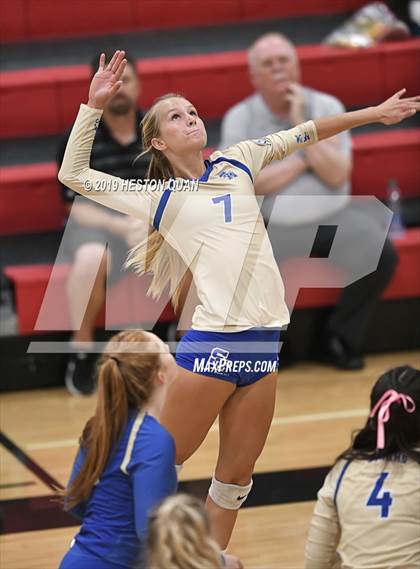 Thumbnail 1 in Santa Margarita Catholic @ JSerra photogallery.
