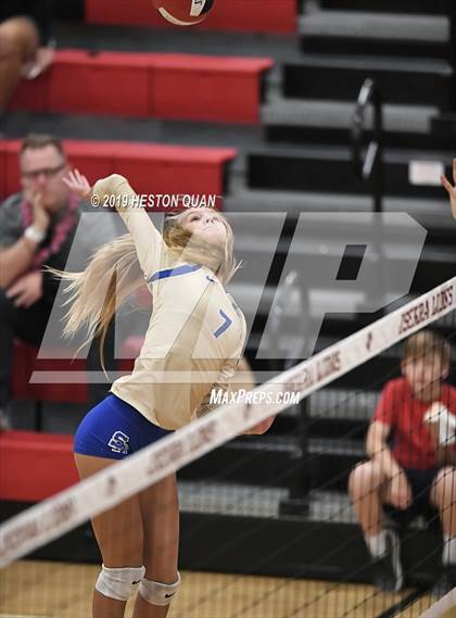 Thumbnail 2 in Santa Margarita Catholic @ JSerra photogallery.