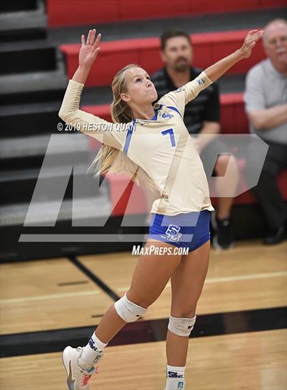 Thumbnail 2 in Santa Margarita Catholic @ JSerra photogallery.