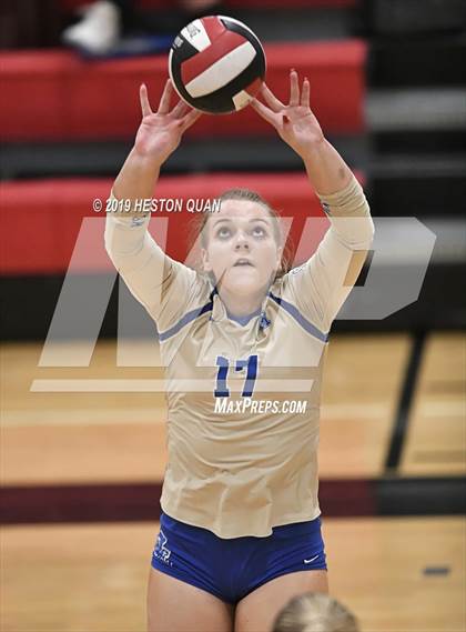 Thumbnail 2 in Santa Margarita Catholic @ JSerra photogallery.
