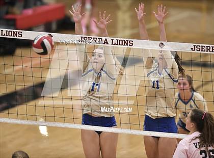 Thumbnail 2 in Santa Margarita Catholic @ JSerra photogallery.