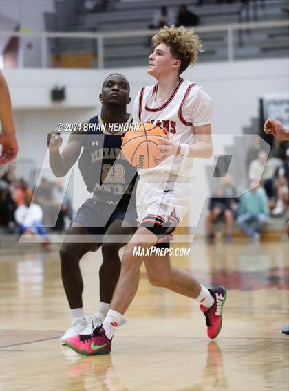 Thumbnail 1 in St. Stephens vs. Alexander Central (Dick's Classic Day 1) photogallery.