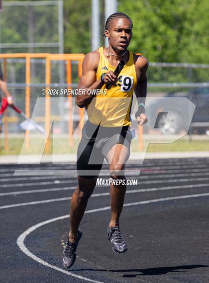 Thumbnail 1 in NCHSAA 4A West Regional Championships photogallery.