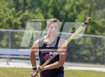 Thumbnail 3 in NCHSAA 4A West Regional Championships photogallery.