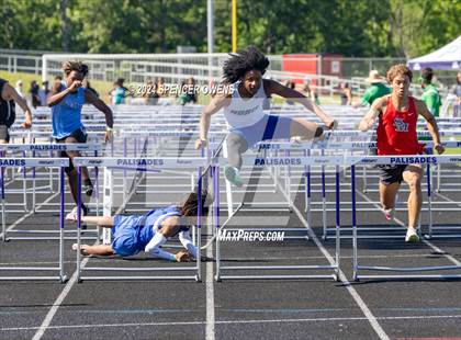 Thumbnail 2 in NCHSAA 4A West Regional Championships photogallery.