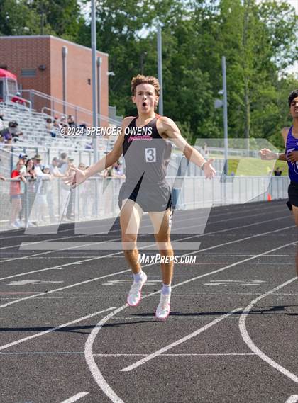 Thumbnail 1 in NCHSAA 4A West Regional Championships photogallery.