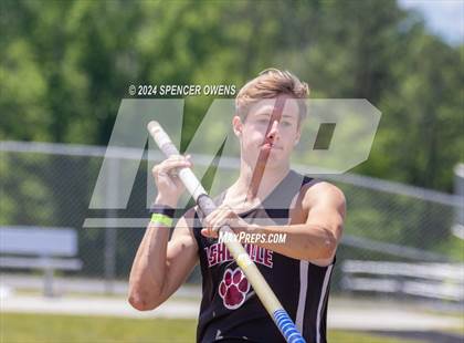 Thumbnail 1 in NCHSAA 4A West Regional Championships photogallery.