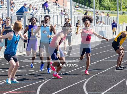 Thumbnail 1 in NCHSAA 4A West Regional Championships photogallery.