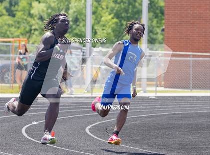 Thumbnail 2 in NCHSAA 4A West Regional Championships photogallery.
