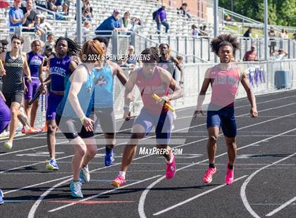 Thumbnail 2 in NCHSAA 4A West Regional Championships photogallery.