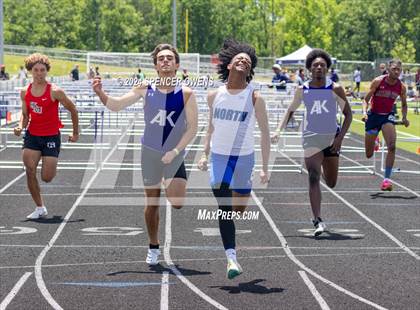 Thumbnail 3 in NCHSAA 4A West Regional Championships photogallery.
