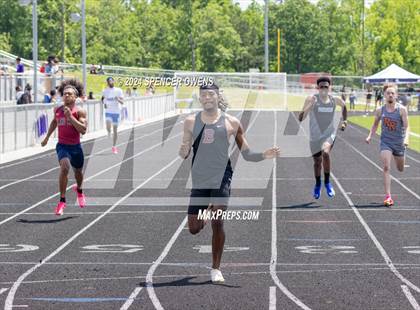 Thumbnail 3 in NCHSAA 4A West Regional Championships photogallery.
