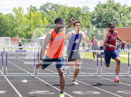 Thumbnail 3 in NCHSAA 4A West Regional Championships photogallery.