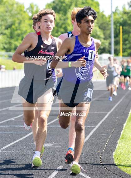 Thumbnail 3 in NCHSAA 4A West Regional Championships photogallery.