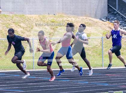 Thumbnail 2 in NCHSAA 4A West Regional Championships photogallery.