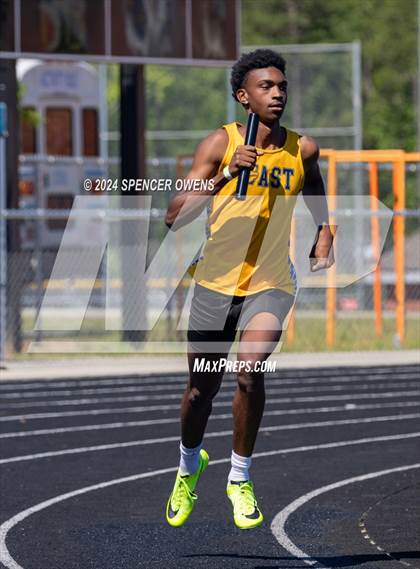 Thumbnail 3 in NCHSAA 4A West Regional Championships photogallery.