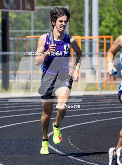 Thumbnail 1 in NCHSAA 4A West Regional Championships photogallery.