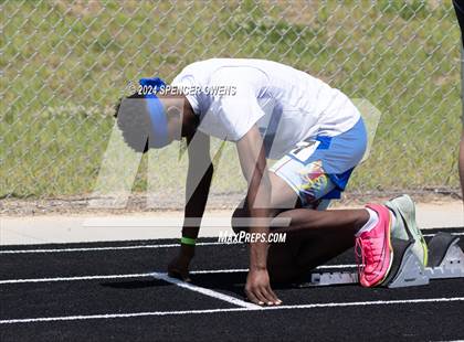 Thumbnail 2 in NCHSAA 4A West Regional Championships photogallery.