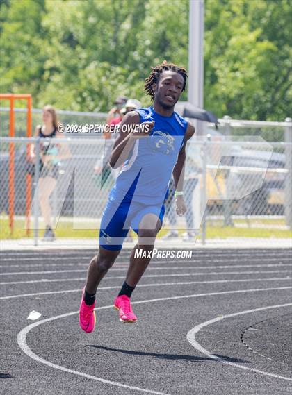Thumbnail 3 in NCHSAA 4A West Regional Championships photogallery.