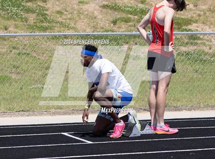 Thumbnail 1 in NCHSAA 4A West Regional Championships photogallery.