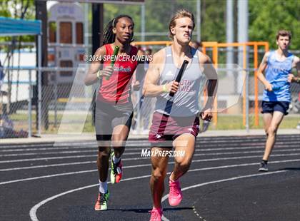 Thumbnail 1 in NCHSAA 4A West Regional Championships photogallery.