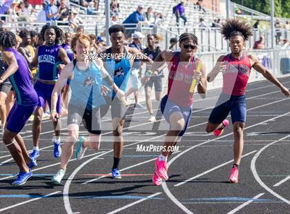 Thumbnail 1 in NCHSAA 4A West Regional Championships photogallery.